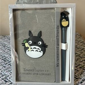 TOTORO ANIME
JOURNAL NOTEBOOK WITH PEN SET